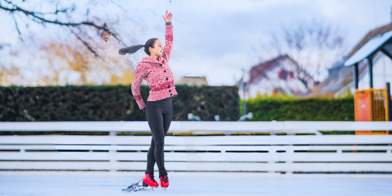 L'ancienne patineuse artistique professionnelle Sarah van Berkel sur la glace